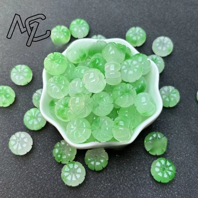 10 stks Een Groene Jade Pompoe - Men Accessories Earrings recensie en prijs